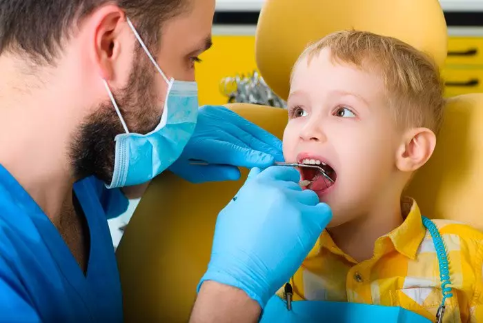 При диагностике пульпита возможны ошибки, особенно при лечении молочных зубов.