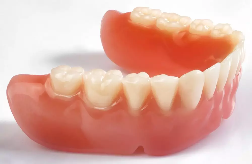 Только стоматолог может выбрать оптимальный протез