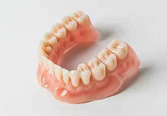 Пластмассовые коронки